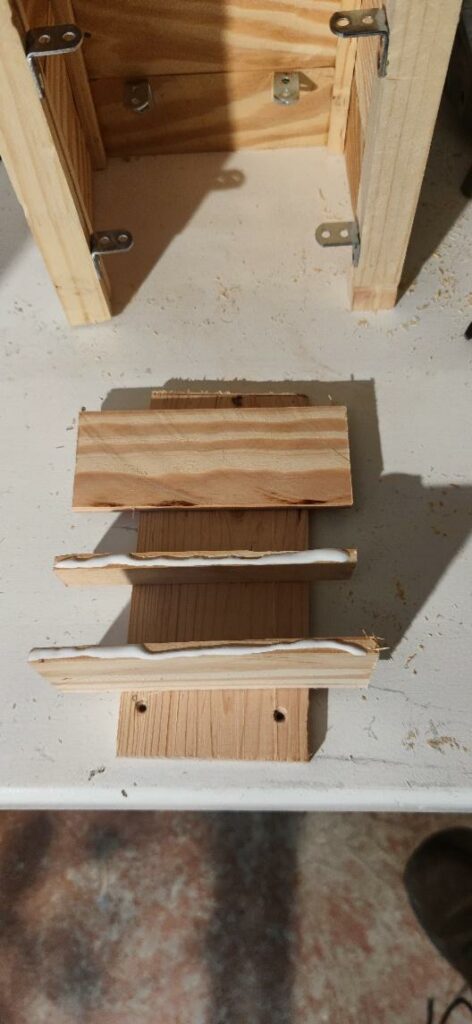 Réaliser une boîte à œufs 12 sandwich » de planches