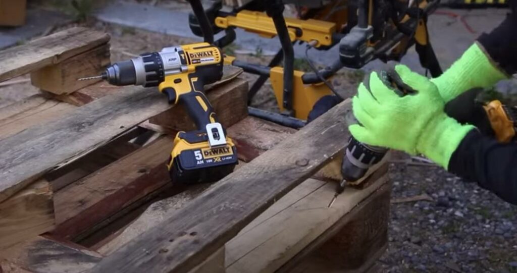 Fixation des palettes pour l'assise