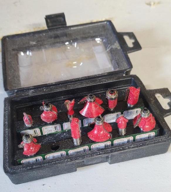 La défonceuse électrique : un outil de menuiserie très polyvalent 3 fraises pour défonceuse