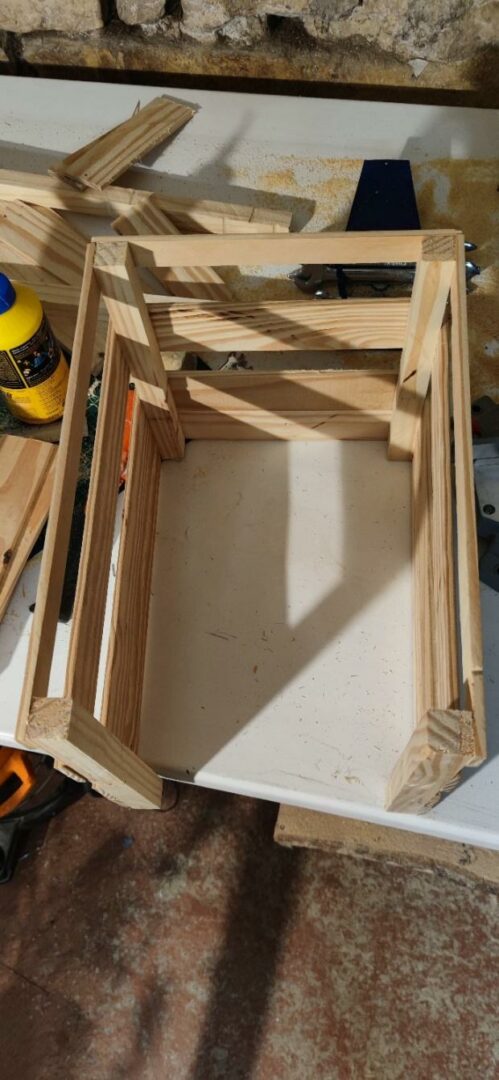 Assemblage des deux derniers côtés