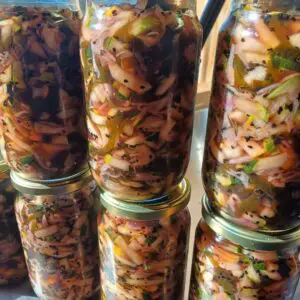 Faire des pickles maison : une méthode simple pour conserver vos légumes et gagner en autonomie 1 Stocker bocaux pickles courgettes 1